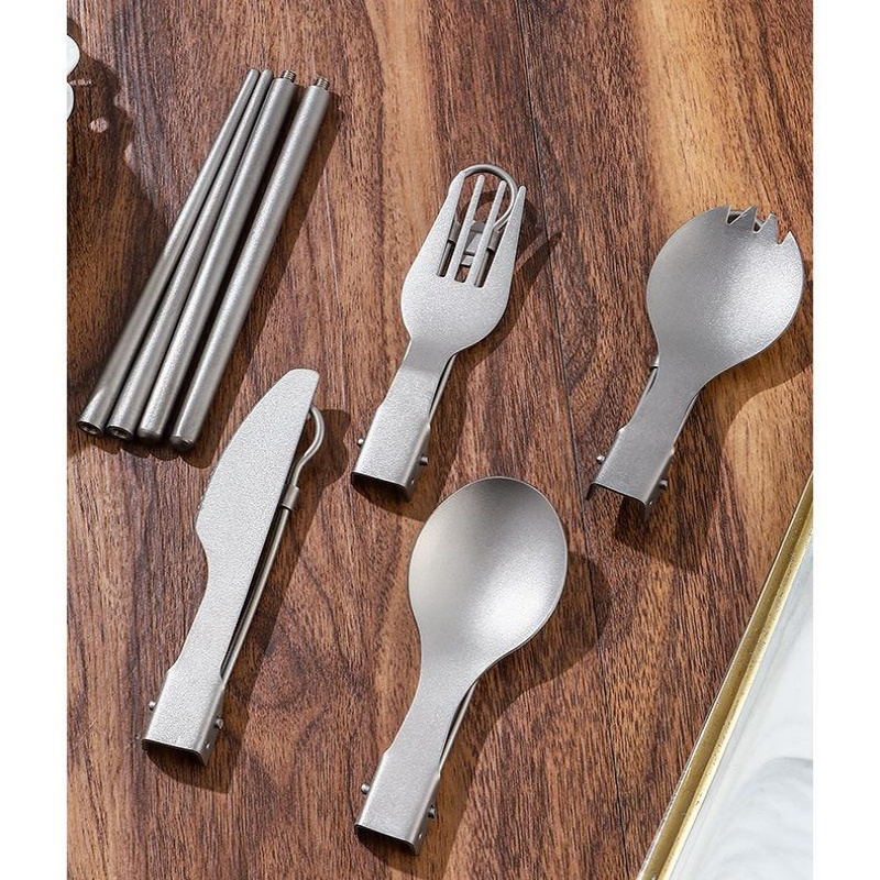طقم أدوات طعام قابل للطي من ال - مراجعة Camping Cooking Utensil Set وسعره